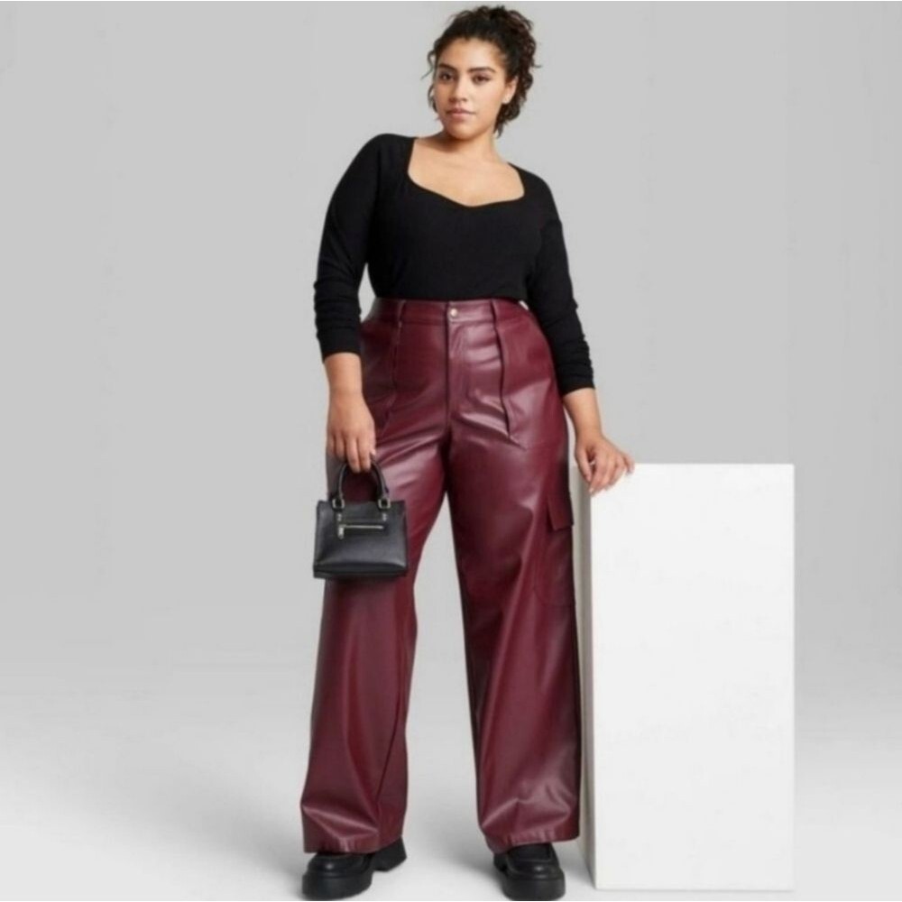 Wild Fable Women's NWT Burgundy High-Rise Faux Leather Straight Cargo Pants 2X - Picture 4 of 8